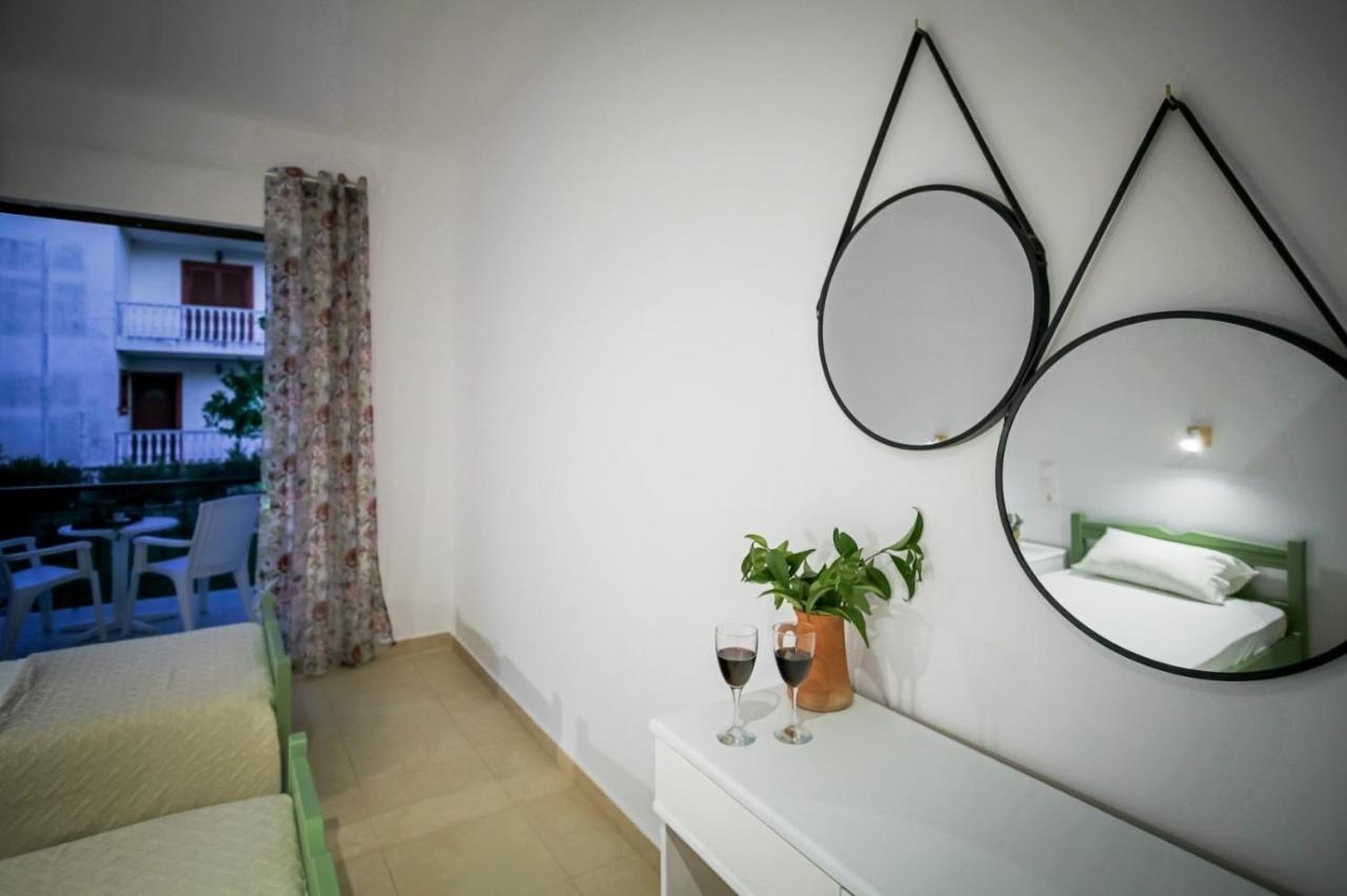 Christina Studios لاغاناس المظهر الخارجي الصورة
